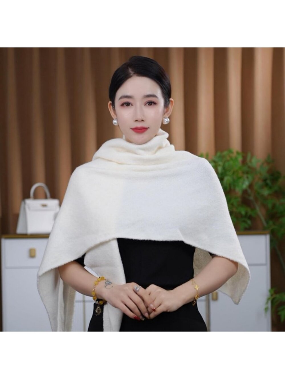 Cozy Triangle Shawl Wrap Scarf - Warm Wool Blend Pashmina Cape for Cold Weather - Picture 3 of 7